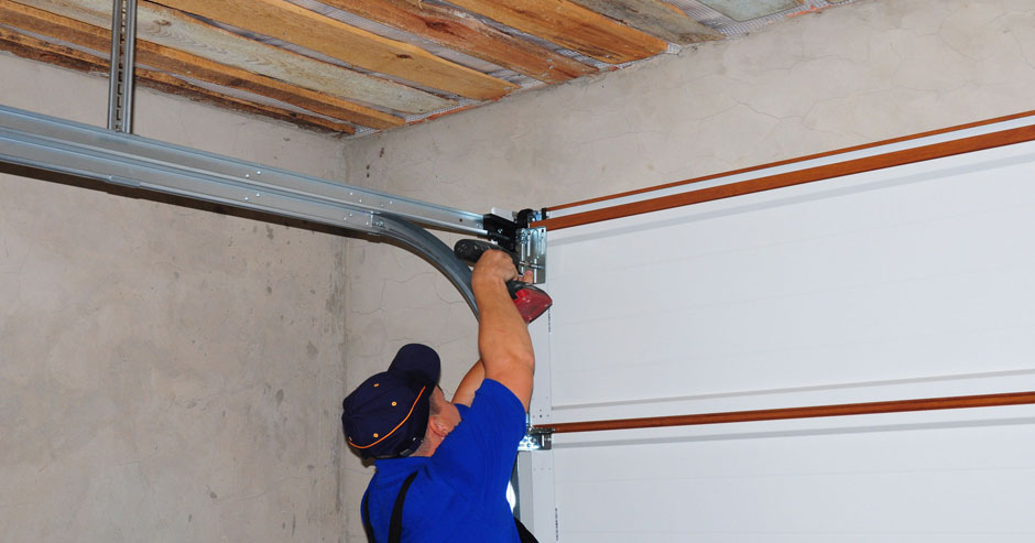 Garage Door repairman Everett WA